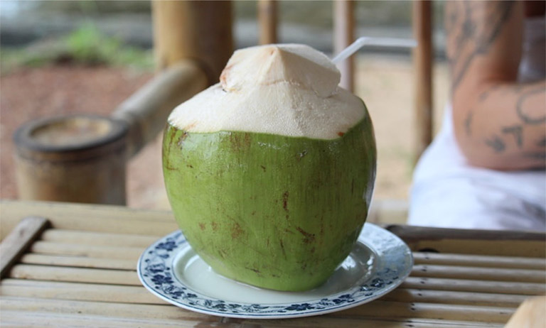 Cách chữa sỏi mật bằng nước dừa đơn giản