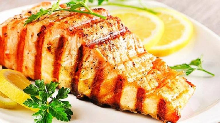 Viêm đa khớp dạng thấp nên ăn gì? Thực phẩm giàu Omega 3