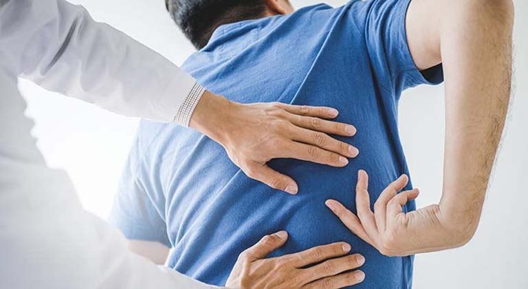 Tình trạng đau lưng bên trái như nào cần gặp bác sĩ? 