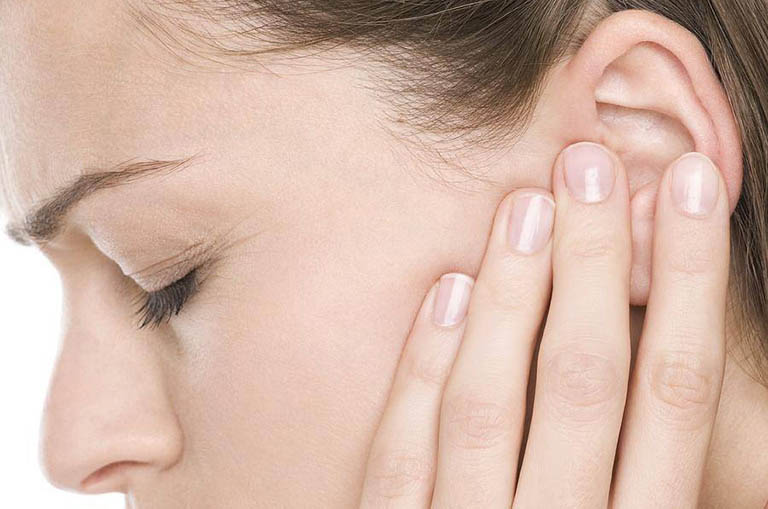 Viêm tai giữa có mủ nguy hiểm không? 