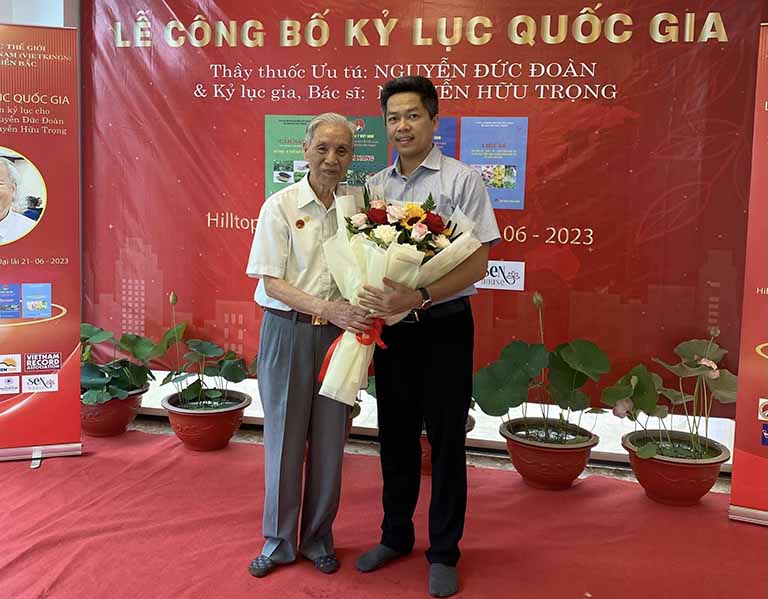 Thầy thuốc ưu tú Nguyễn Đức Đoàn và Lương y Nguyễn Quang Hưng