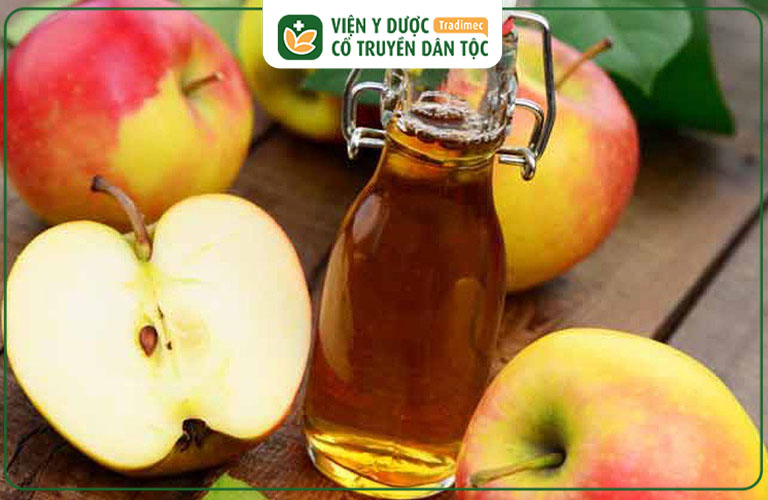 Giấm táo giúp làm dịu kích ứng trên da, giảm ngứa ngáy và chống viêm