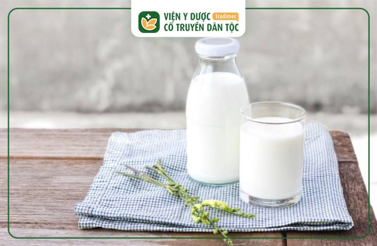 Ăn sữa chua hàng ngày giúp cải thiện hệ tiêu hóa, giảm triệu chứng ợ nóng