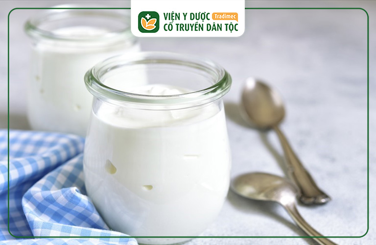 Ăn sữa chua sẽ giúp hệ tiêu hóa được ổn định, cải thiện triệu chứng trào ngược hiệu quả