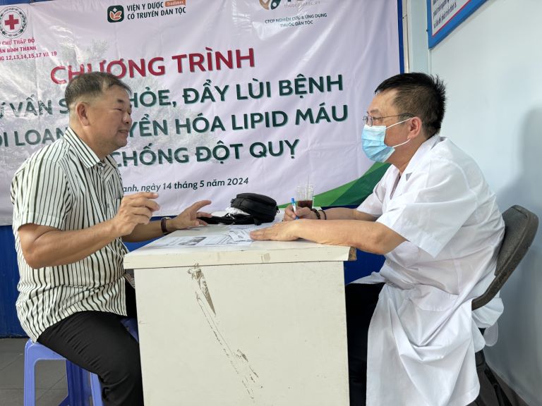 Bác sĩ Nguyễn Hữu Tuấn