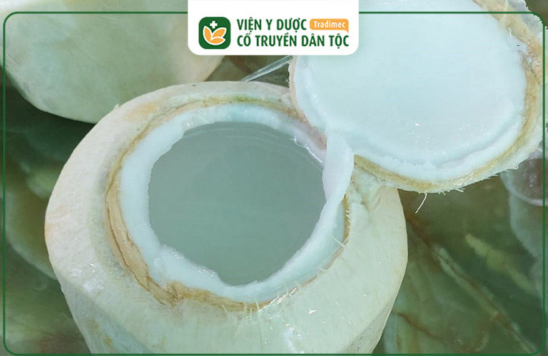 Nước dừa là thức uống giải khát tự nhiên, thơm ngon và bổ dưỡng