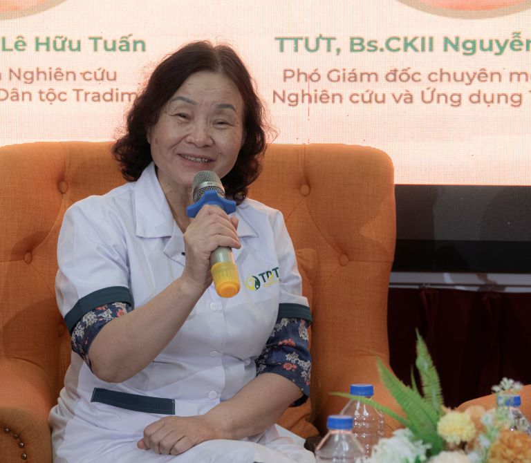 Bác sĩ Phạm Thị Minh Dương chia sẻ tại buổi tọa đàm