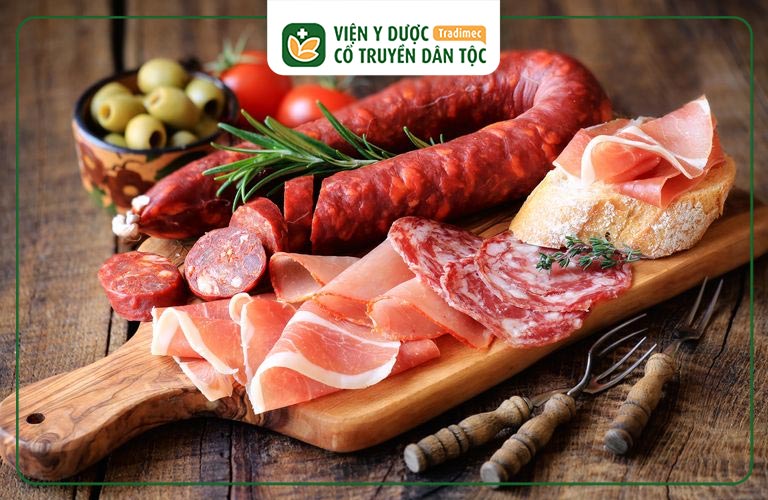 Người bị mỡ máu cao cần tránh thực phẩm giàu cholesterol