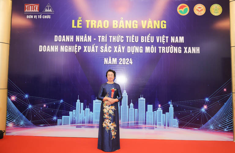 Thầy thuốc ưu tú, bác sĩ CKII Nguyễn Thị Nhuần